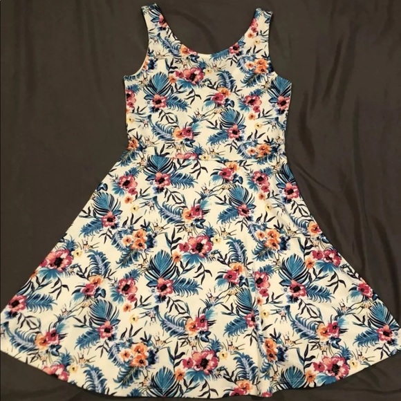 H&M Dresses & Skirts - 🌻H&M Floral dress 6